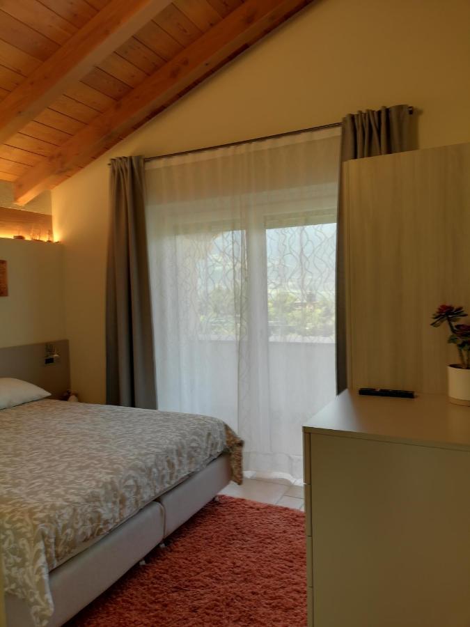 A&G Apartment Aosta - Elegante Casa 100 Mq Su Due Piani Con Wi-Fi-Giardino-Parcheggio Luaran gambar