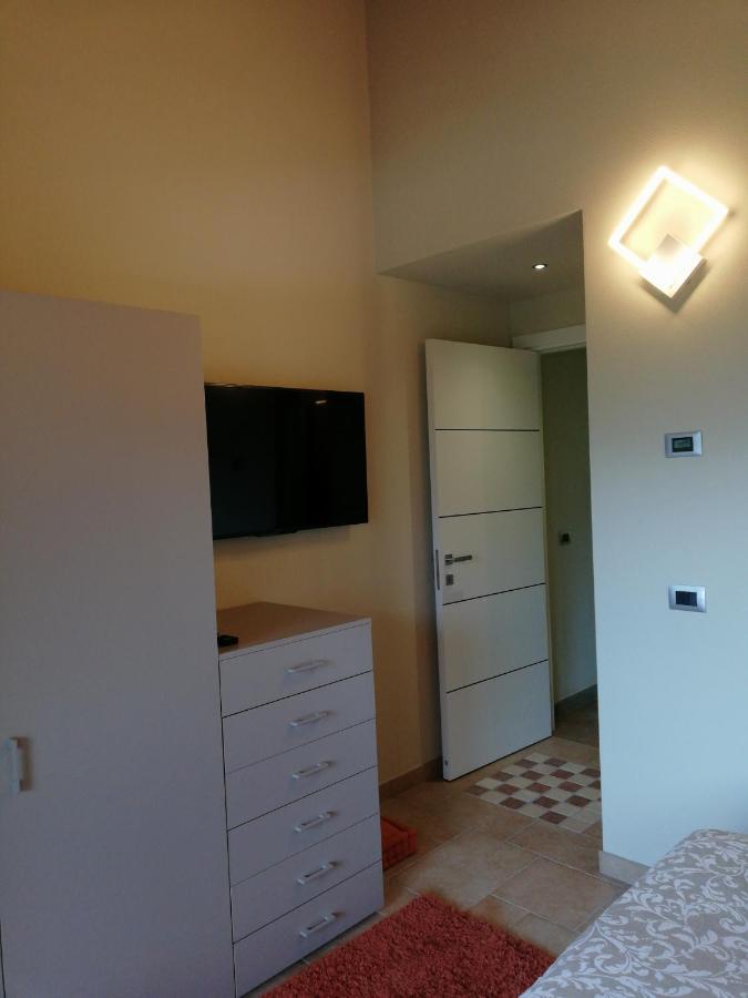 A&G Apartment Aosta - Elegante Casa 100 Mq Su Due Piani Con Wi-Fi-Giardino-Parcheggio Luaran gambar